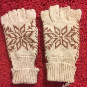Knit gloves